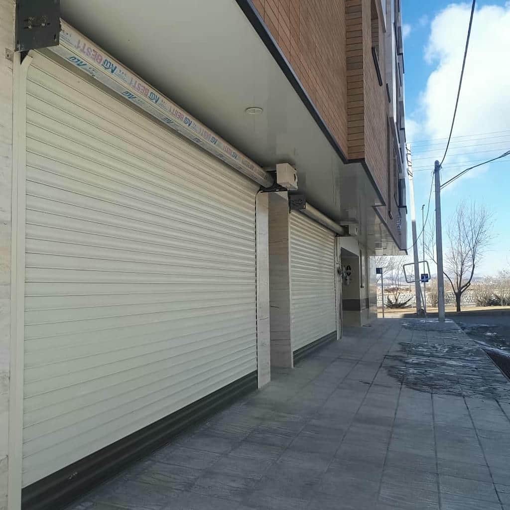 ساخت کرکره برقی مدرن نمای تجاری برای دهانه تجاری
