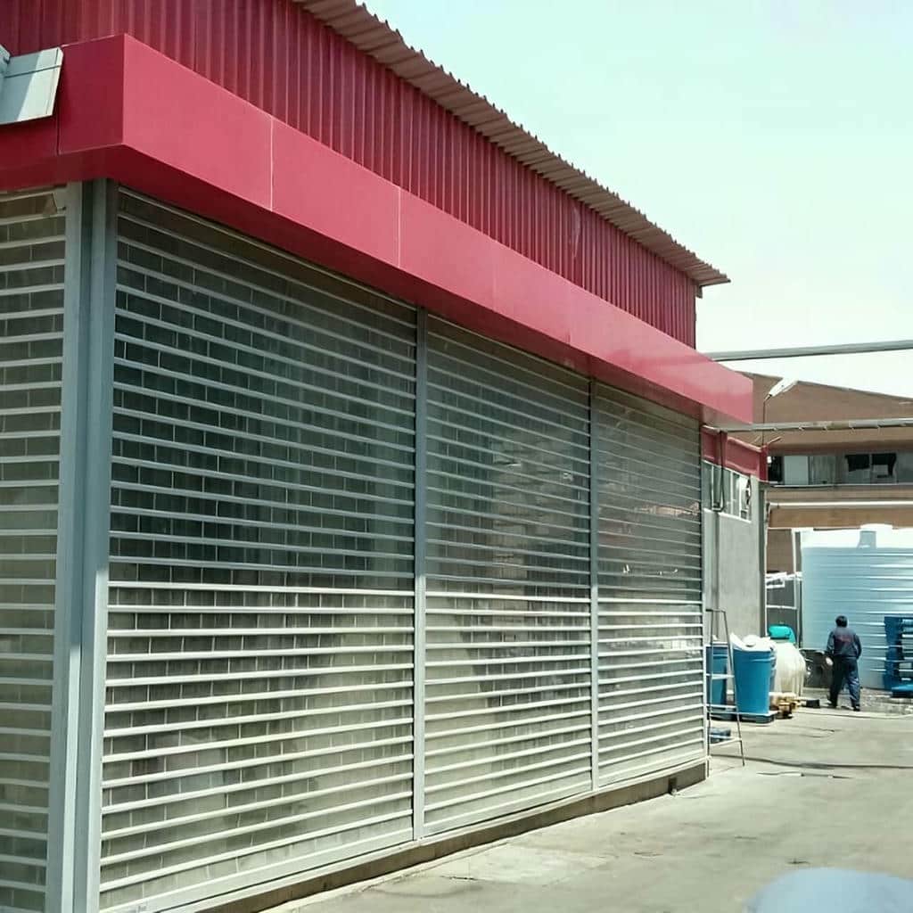 خدمات نصب کرکره برقی مدرن نمای تجاری با کنترل کیفیت
