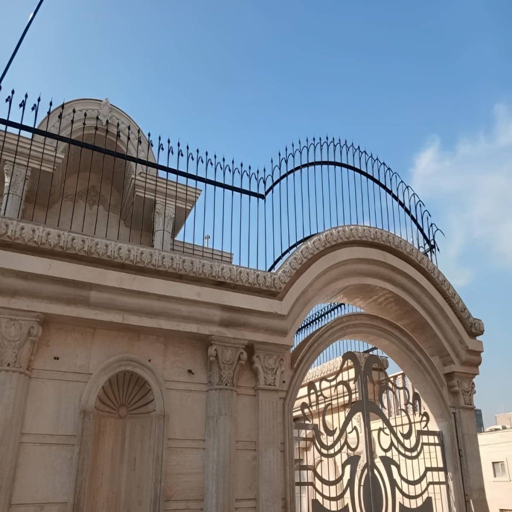 ساخت حفاظ دیوار ویلایی مدرن طرح نیزه با پوشش ضدزنگ