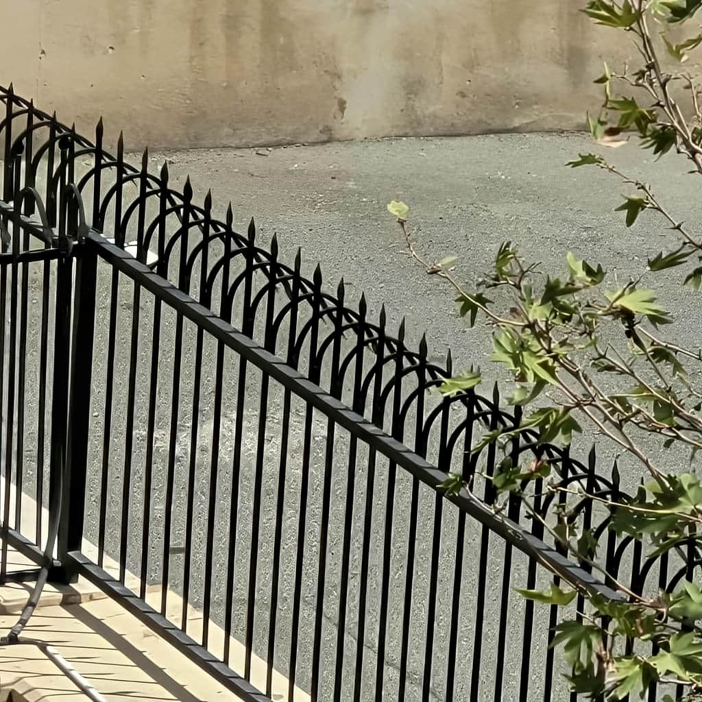 قیمت حفاظ دیوار ویلایی مدرن طرح نیزه بر اساس مشخصات