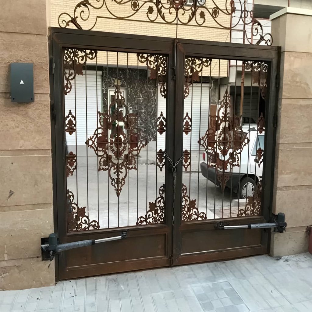 ریموت کد لرنینگ درب پارکینگ همراه با باتری رایج