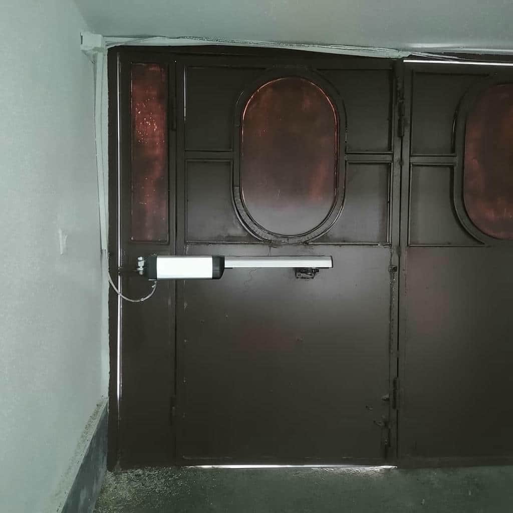 جک بازویی درب ویلایی با کابل کشی منظم