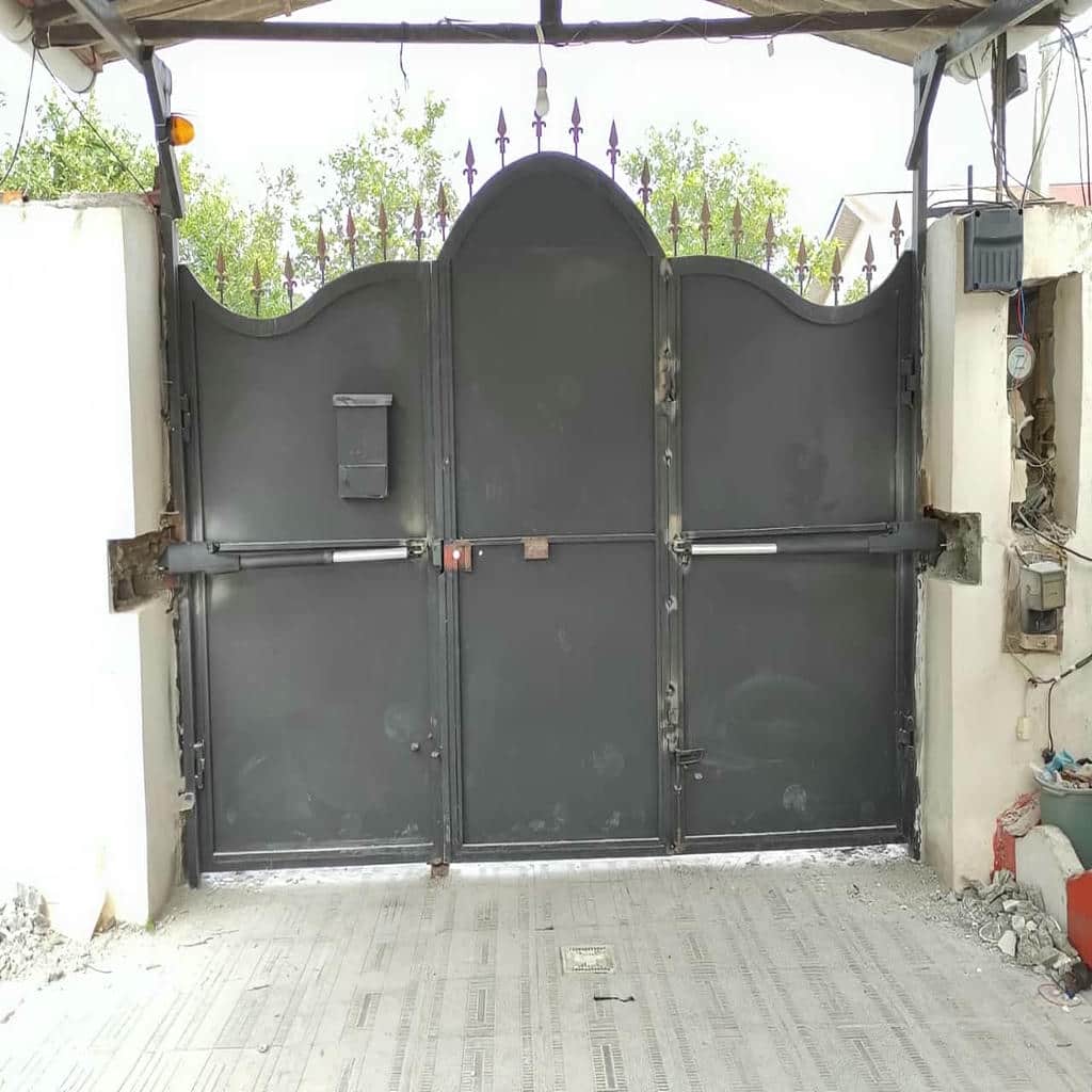 ریموت کد لرنینگ درب پارکینگ با قاب فلزی