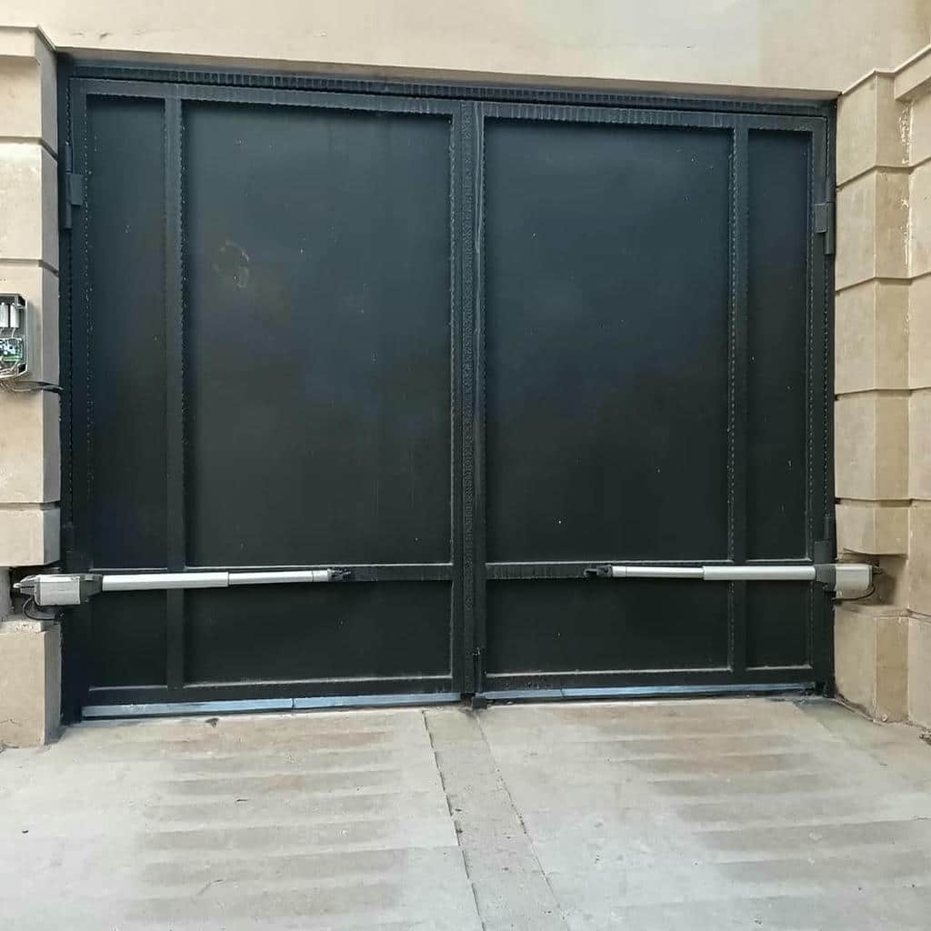 فاکتورهای اثرگذار بر قیمت جک درب پارکینگی