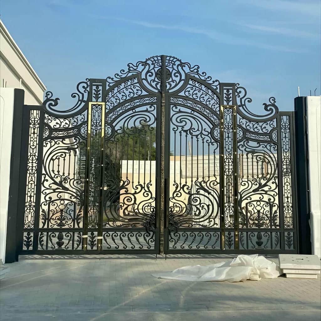 درب ویلایی مشکی طلایی ورودی لوکس با فریم فلزی مقاوم
