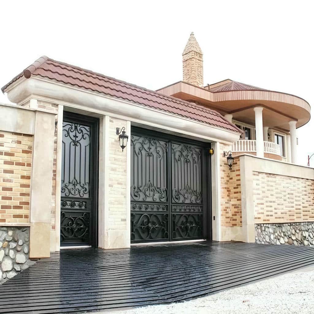 اتصال حفاظ خانه با رنگ محافظ روی سطح فلزی