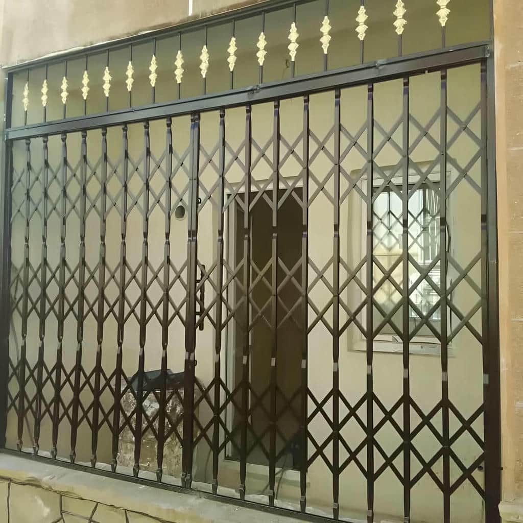 حفاظ پنجره با یراق مناسب برای مدل بازشو