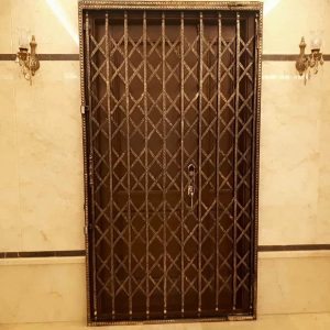 14 مدل درب آکاردئونی سلطنتی گل دار