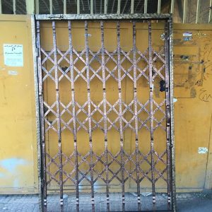 13 طرح درب آکاردئونی سه گل تسمه