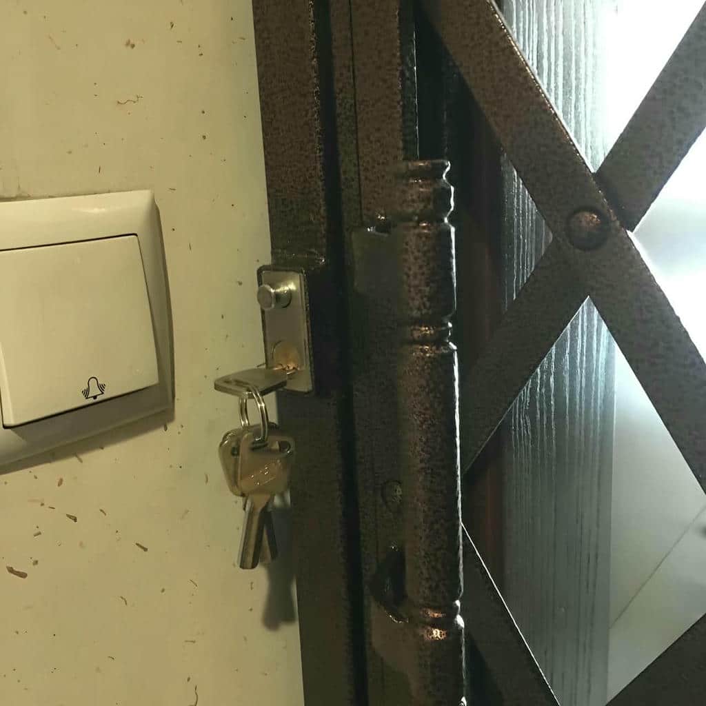 حفاظ درب ضد سرقت فلزی مقاوم