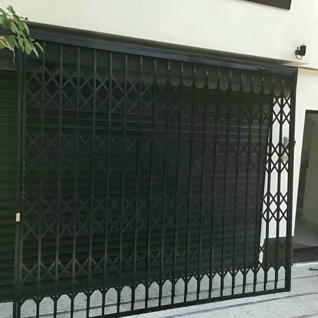 حفاظ جمع شونده ورودی آپارتمان