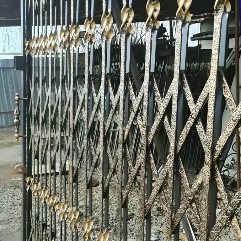 درب آکاردئونی فلزی ورودی ساختمان