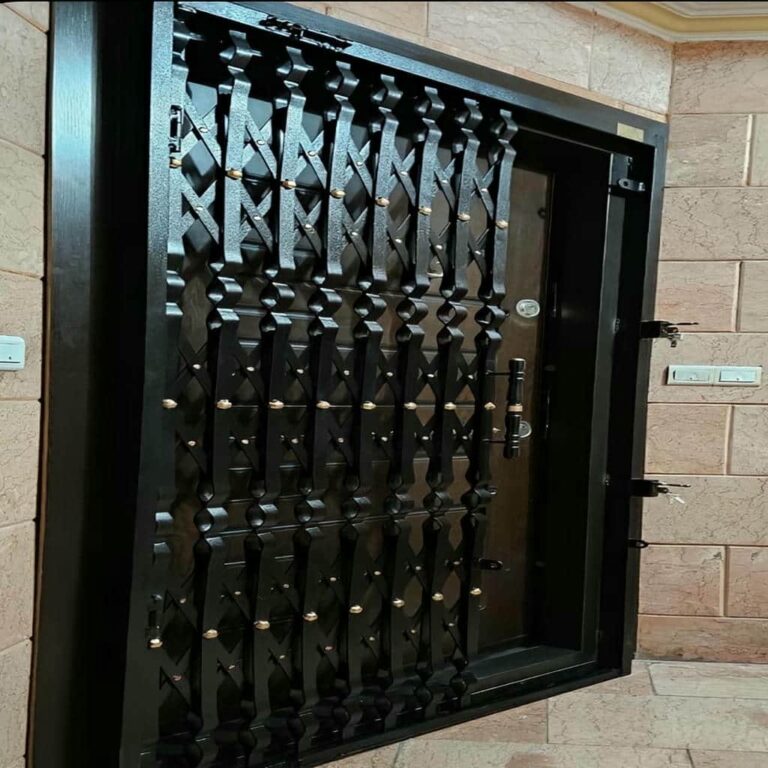 محافظ درب آپارتمان فلزی محافظ درب آپارتمان فلزی