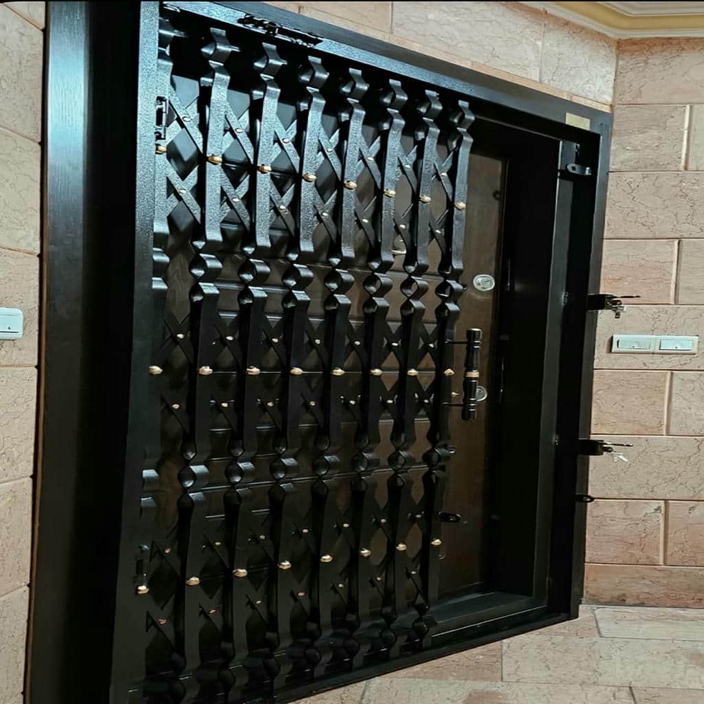محافظ درب آپارتمان فلزی