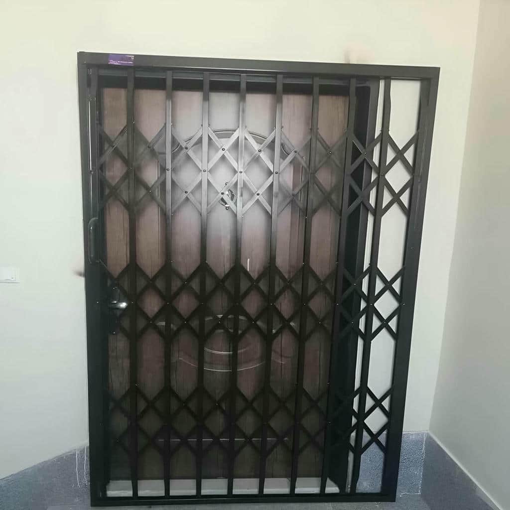 درب آکاردئونی ضد سرقت با طراحی کاربردی