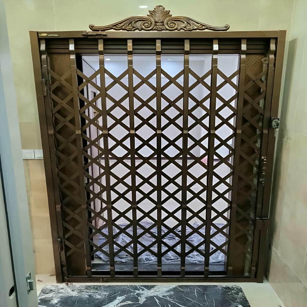 نرده آکاردئونی پروژه نوساز با ساختار فلزی مقاوم