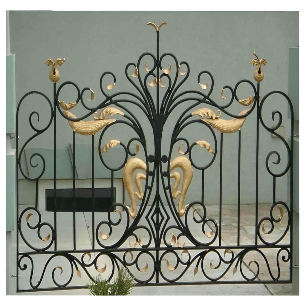 حفاظ پنجره فرفورژه مناسب فضای کم عرض
