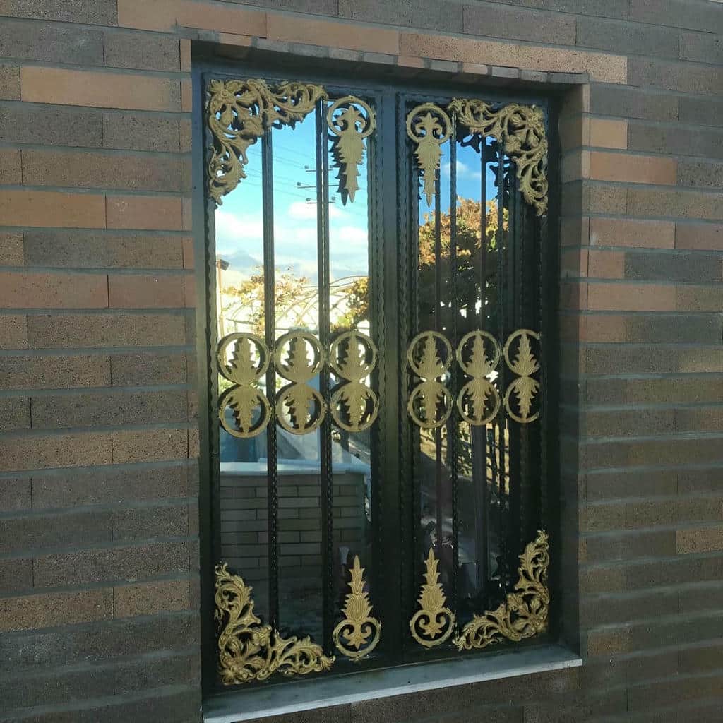 حفاظ پنجره گلنرده ساختار فلزی