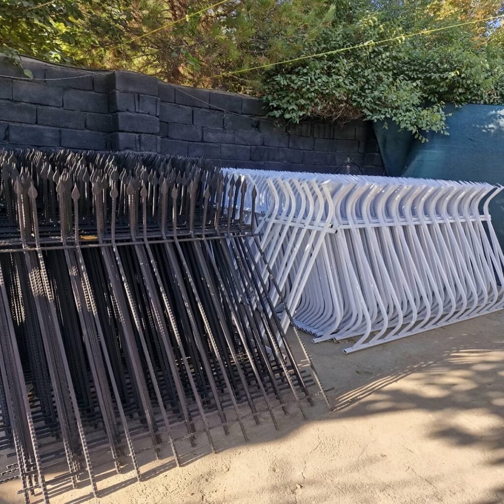 حفاظ فلزی دیوار با طراحی منظم