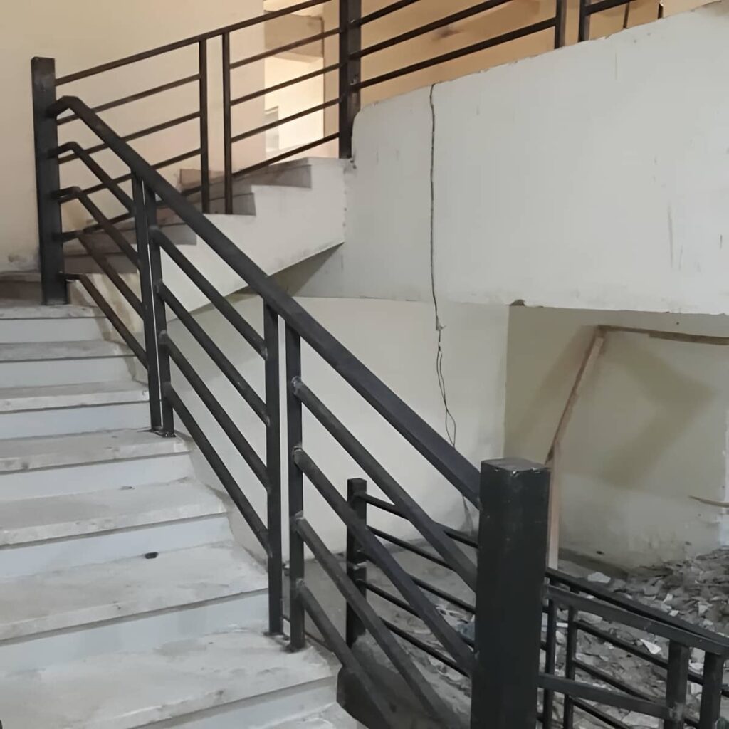 نرده فلزی بالکن با ساختار مستحکم