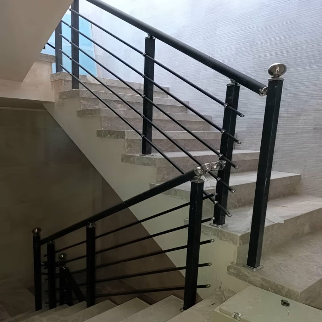 نرده استیل بالکن با قطعات استیل
