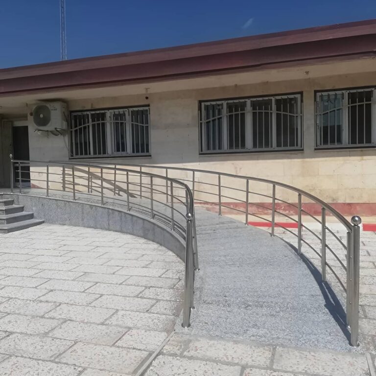 نرده استیل بالکن با طراحی مدرن