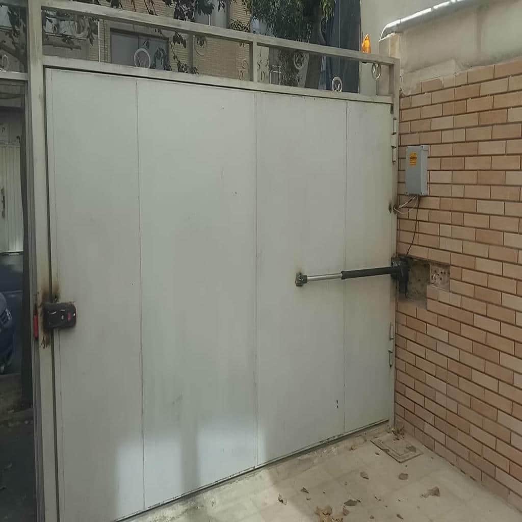 اپراتور درب پارکینگ طرح مدرن ورودی ساختمان
