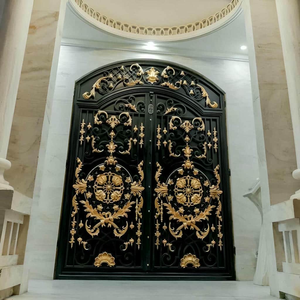 درب ویلایی پارکینگ با طرح تزئینی فرفورژه درب ویلایی پارکینگ با طرح تزئینی فرفورژه
