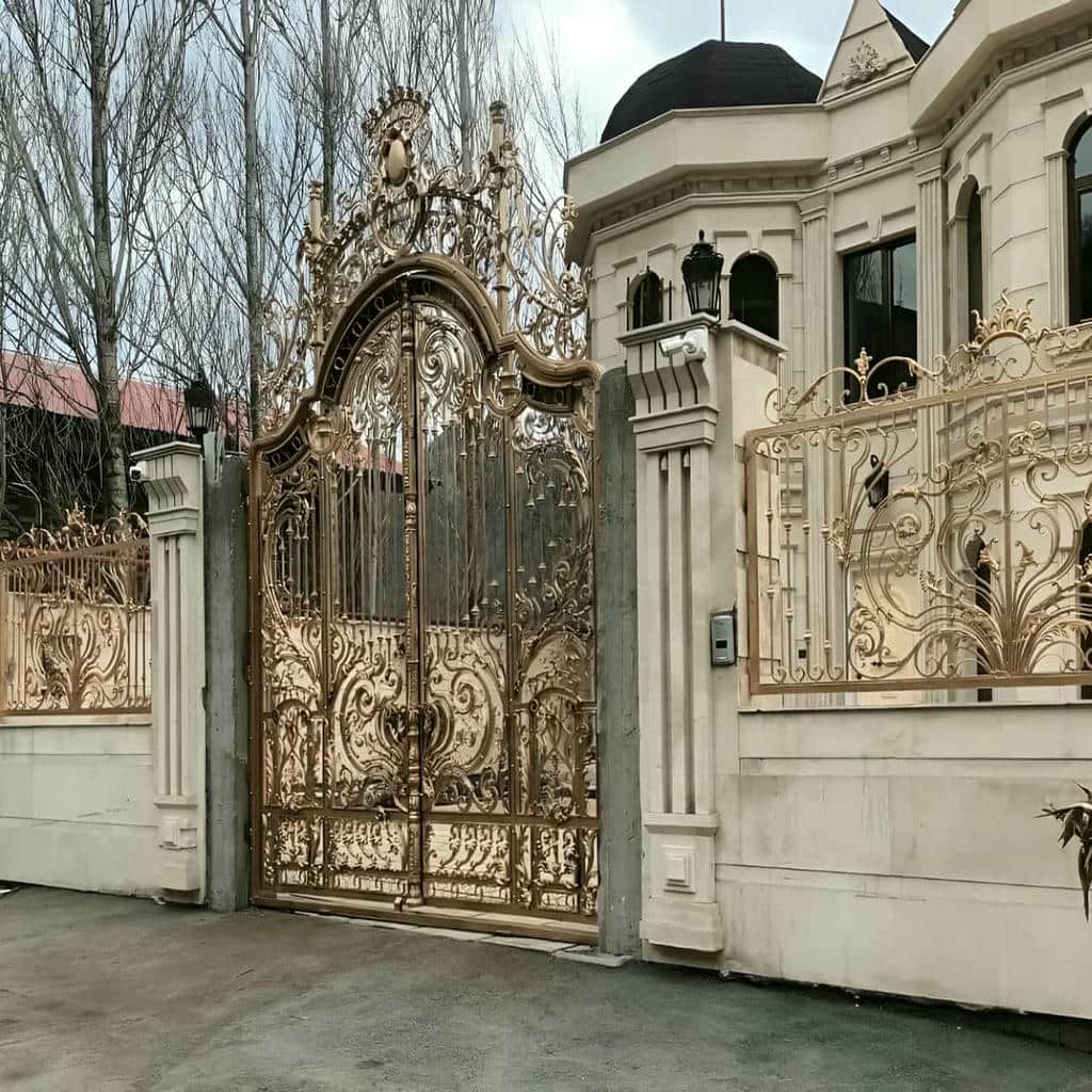 درب باغی با بدنه فلزی بادوام درب باغی با بدنه فلزی بادوام