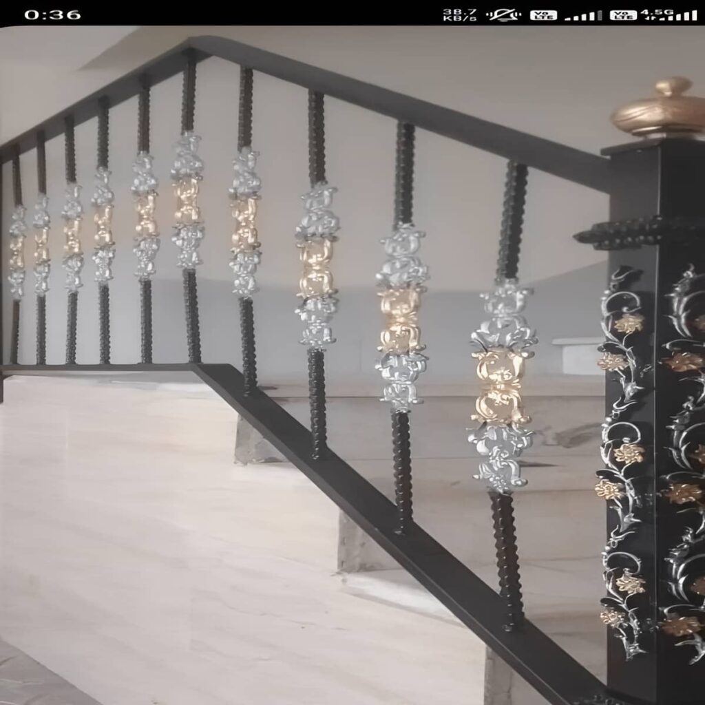 نرده فرفورژه راه پله با قطعات تزئینی