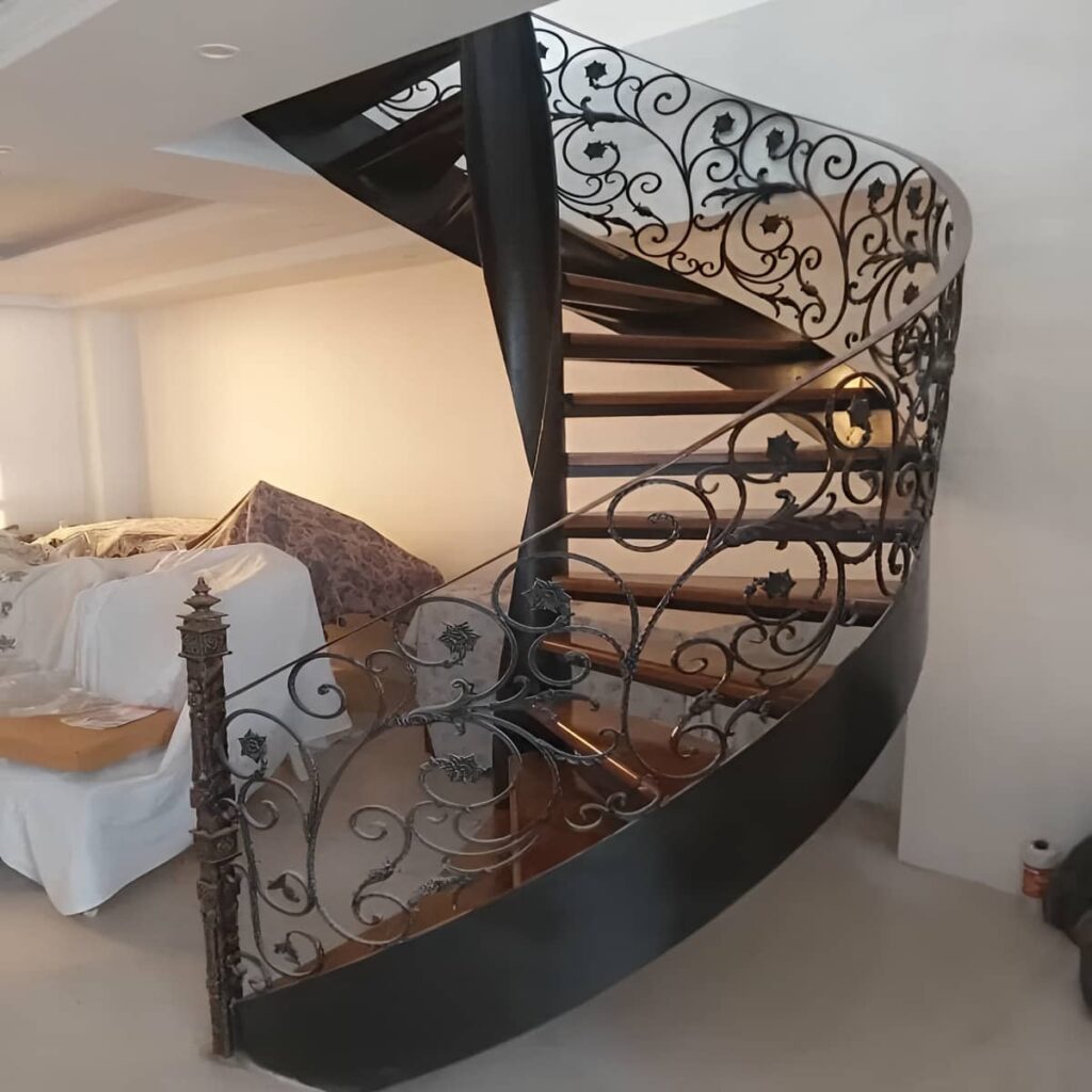 نرده فرفورژه راه پله پوشش رنگ