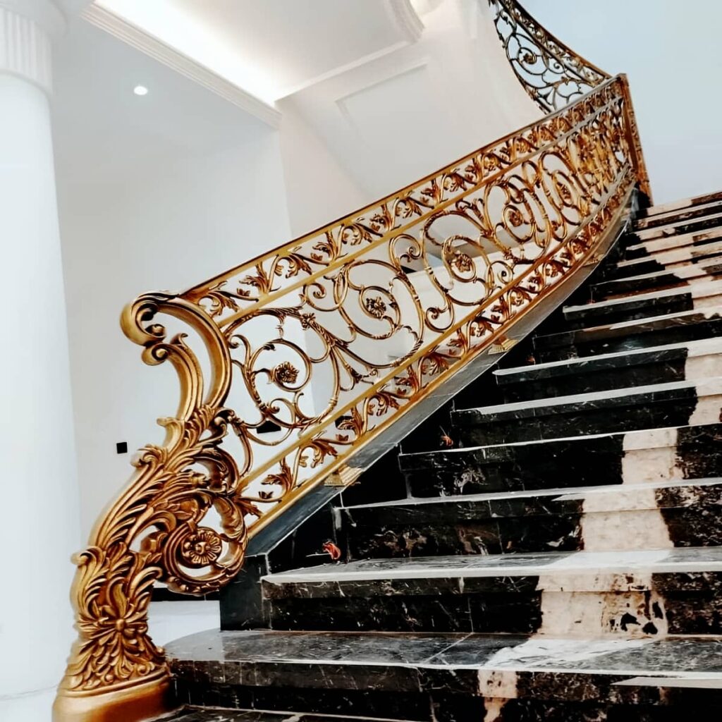 نرده فرفورژه راه پله با پوشش رنگ مقاوم