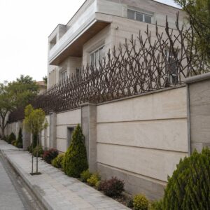 حفاظ شاخ گوزنی فلزی برای دیوار ویلایی