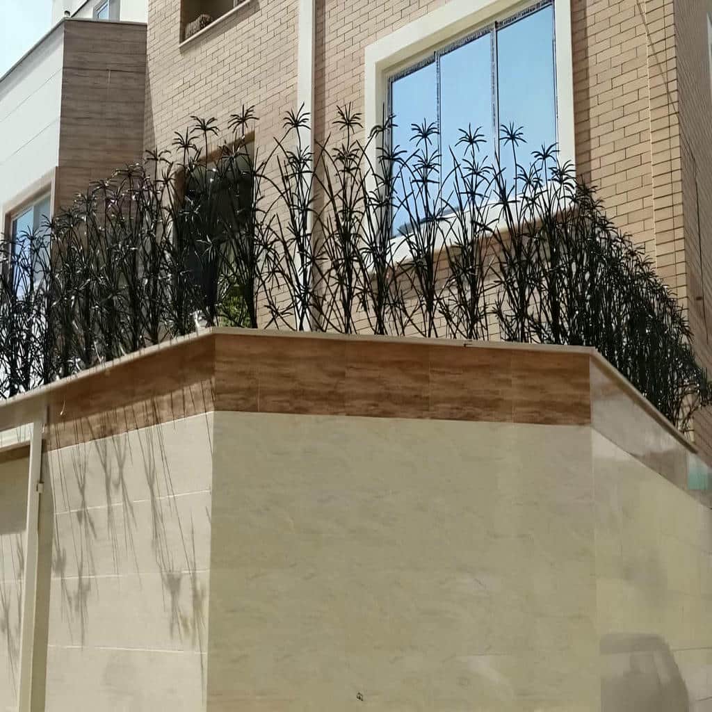 نرده روی دیوار طرح کلاسیک