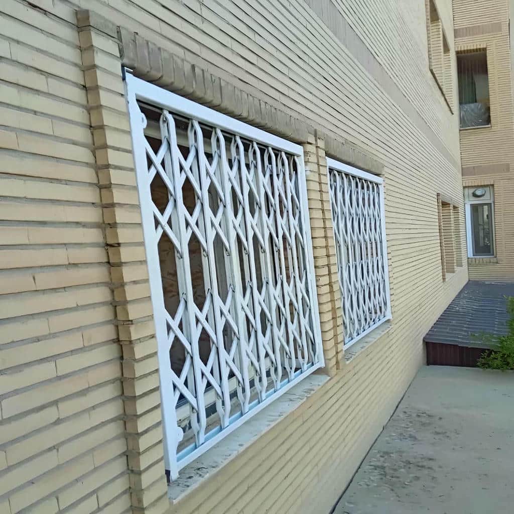 حفاظ پنجره متحرک با رنگ هماهنگ نما