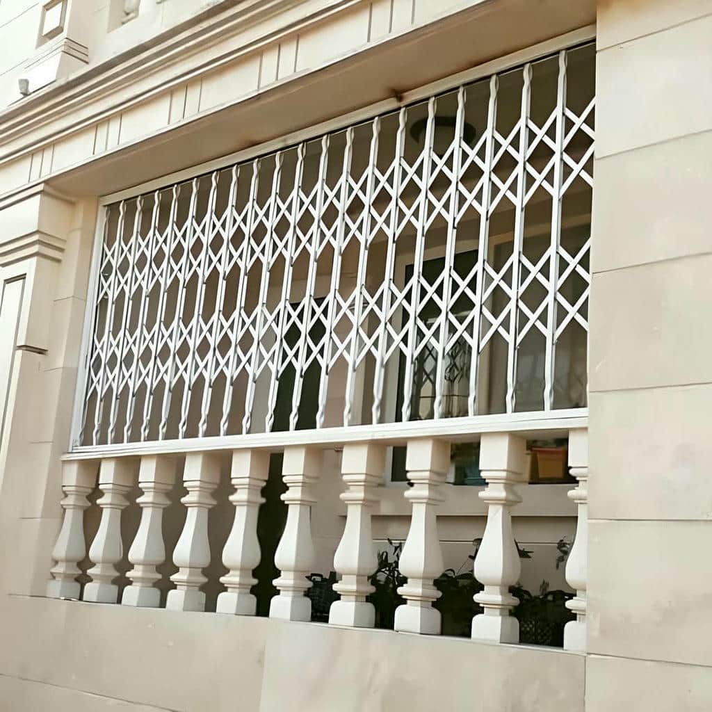 حفاظ پنجره آهنی سفارشی با ساختار فلزی