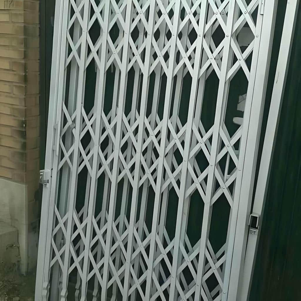 تسمه های متقاطع محافظ ورودی فلزی