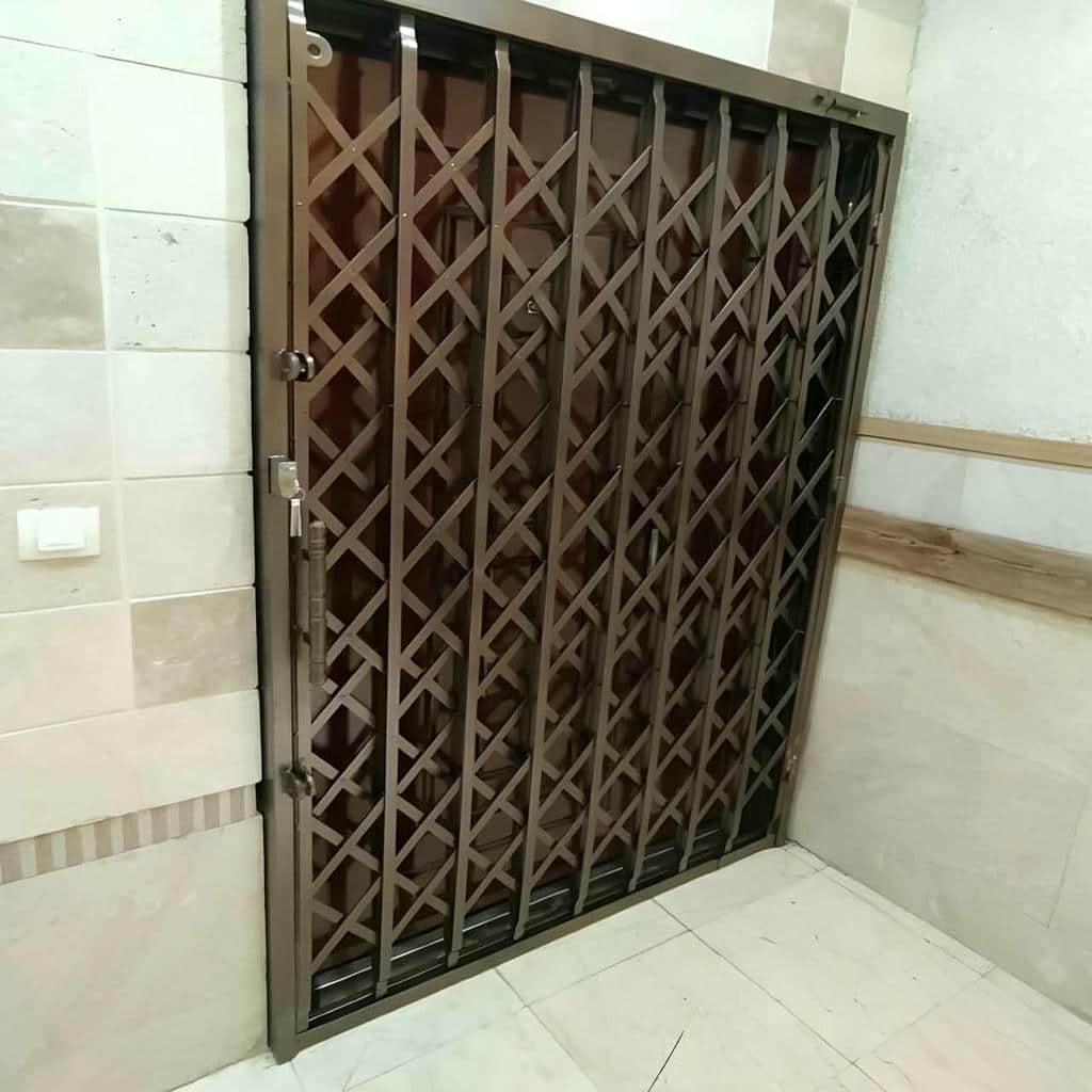 حفاظ درب آکاردئونی با قفل مرکزی مقاوم