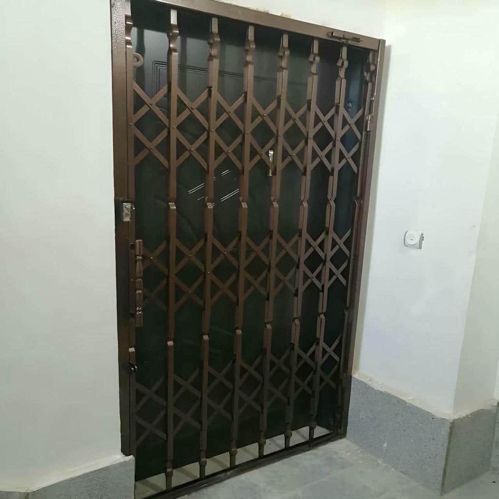 مرکز تخصصی عرضه حفاظ درب آکاردئونی سفارشی در اراک و حومه