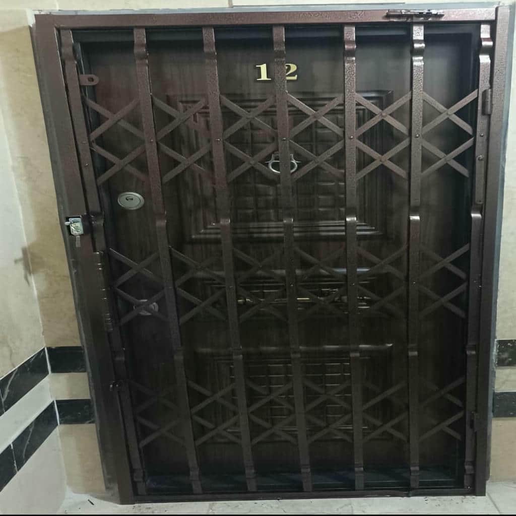 مرکز تخصصی عرضه و سفارش حفاظ درب آکاردئونی در استان بوشهر