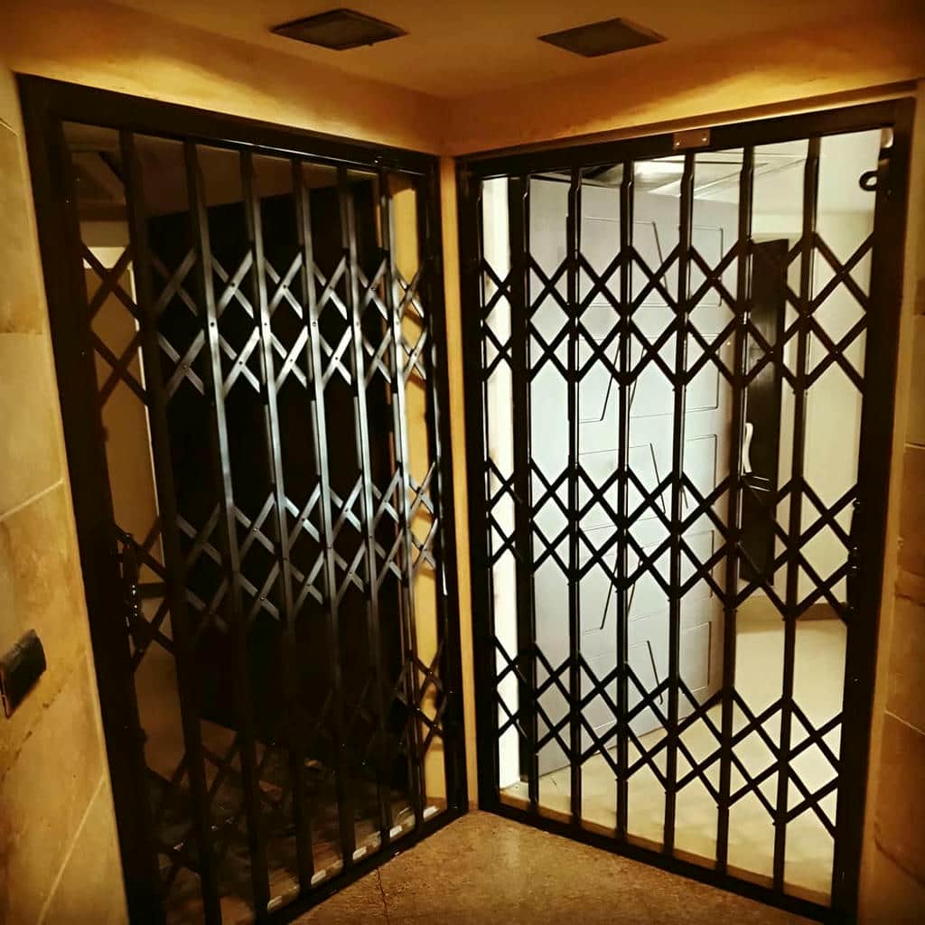 مرکز تخصصی عرضه و اجرای حفاظ درب آکاردئونی در استان خراسان رضوی