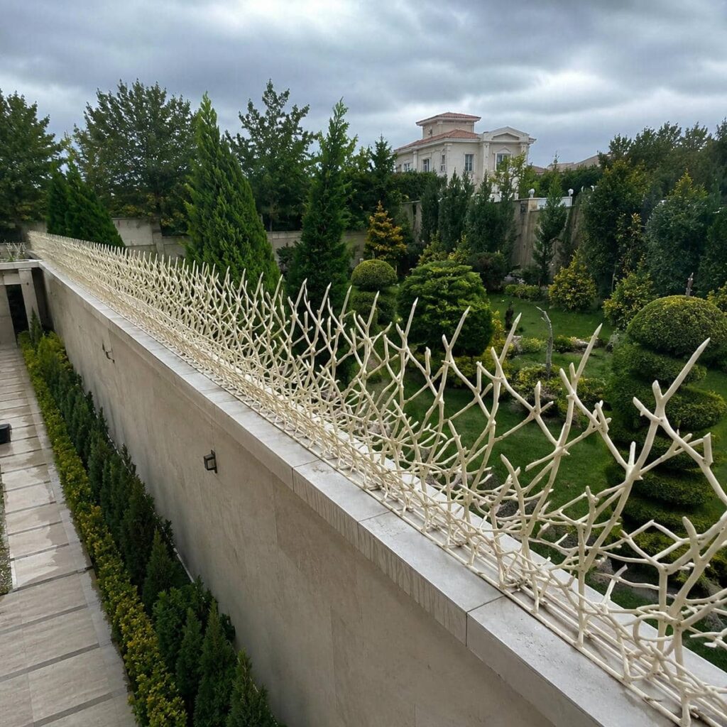 حفاظ دیوار سرنیزه ای در کرمانشاه