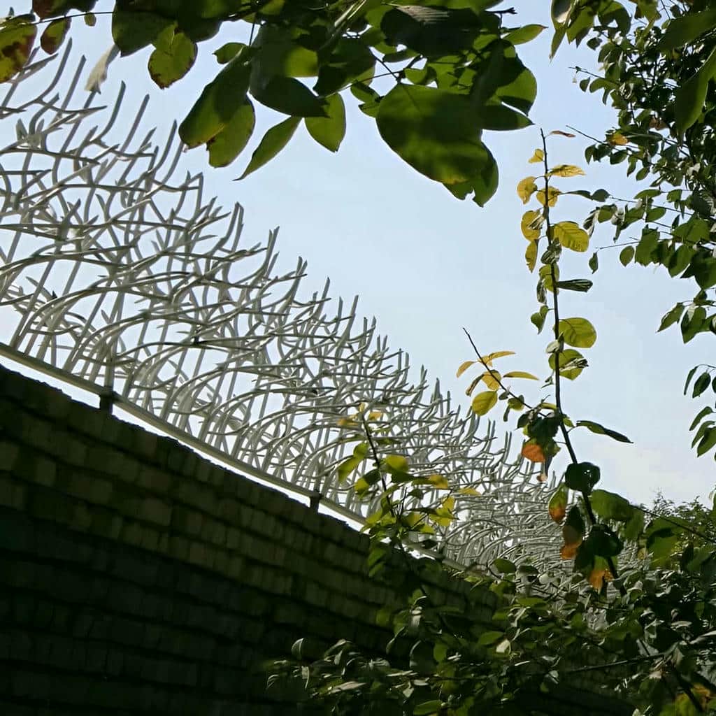 حفاظ دیوار سرنیزه ای کلاسیک در اهواز