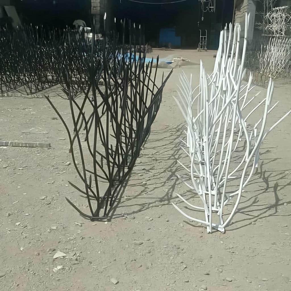 حفاظ دیوار سفید با فرم منظم مینیمال