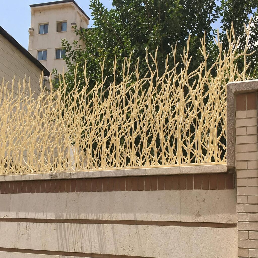 حفاظ دیوار شاخ گوزنی مشکی در کرمان