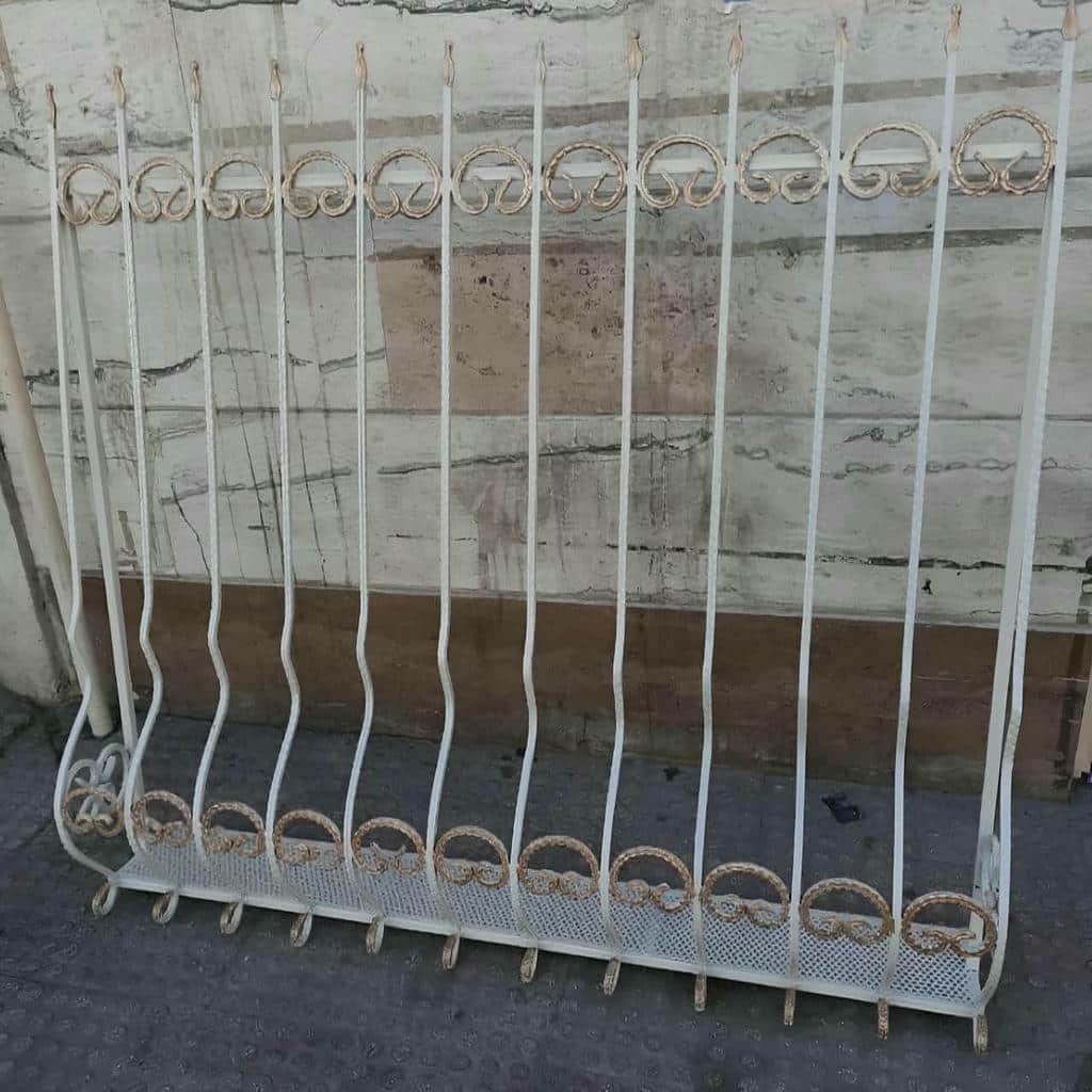 حفاظ پنجره مشکی سفارشی در استان زنجان