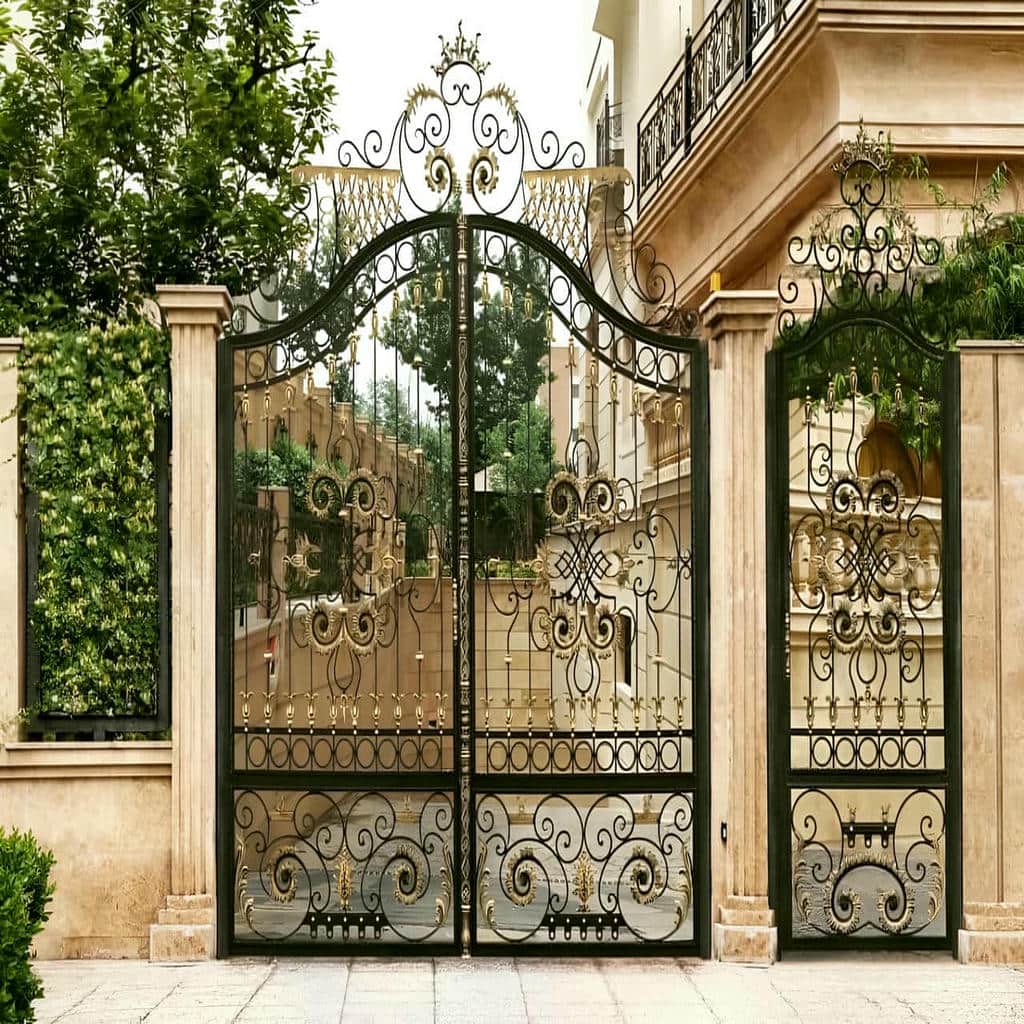 درب حیاط دو لنگه در استان آذربایجان شرقی با رنگ مشکی