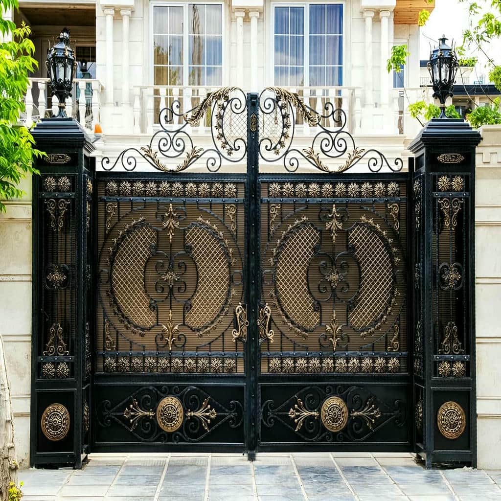 درب حیاط فرفورژه با جزئیات بادوام