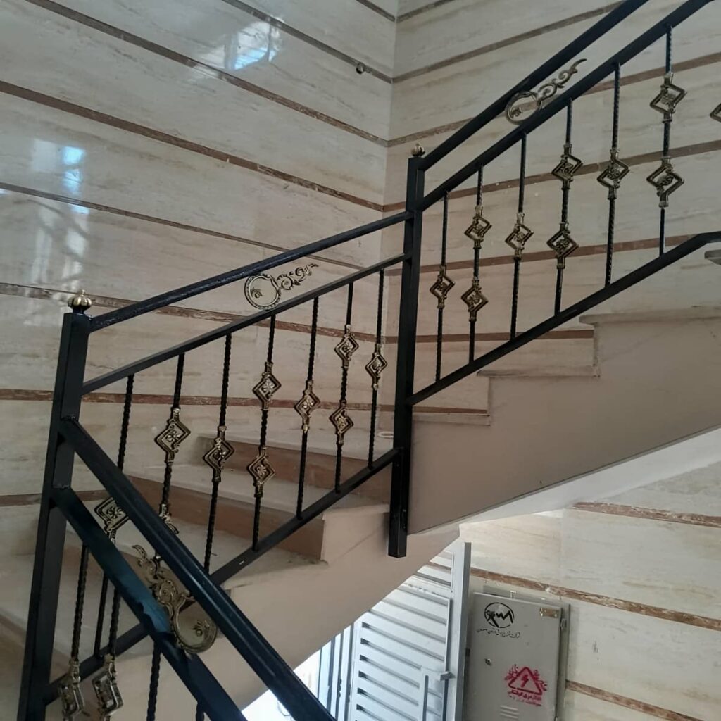 دست انداز فلزی هماهنگ با پاگرد ایلام