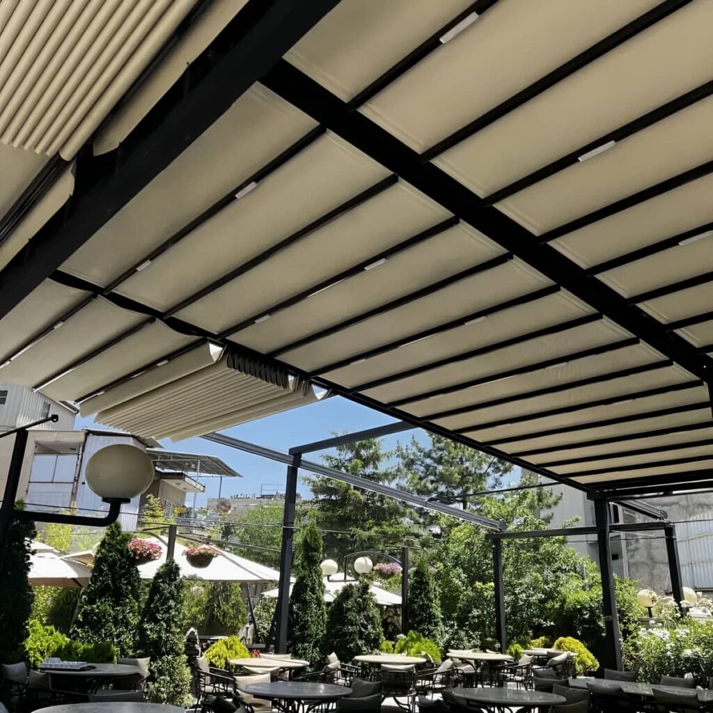 سایبان برقی بازویی با پارچه روشن برای ورودی کم عرض